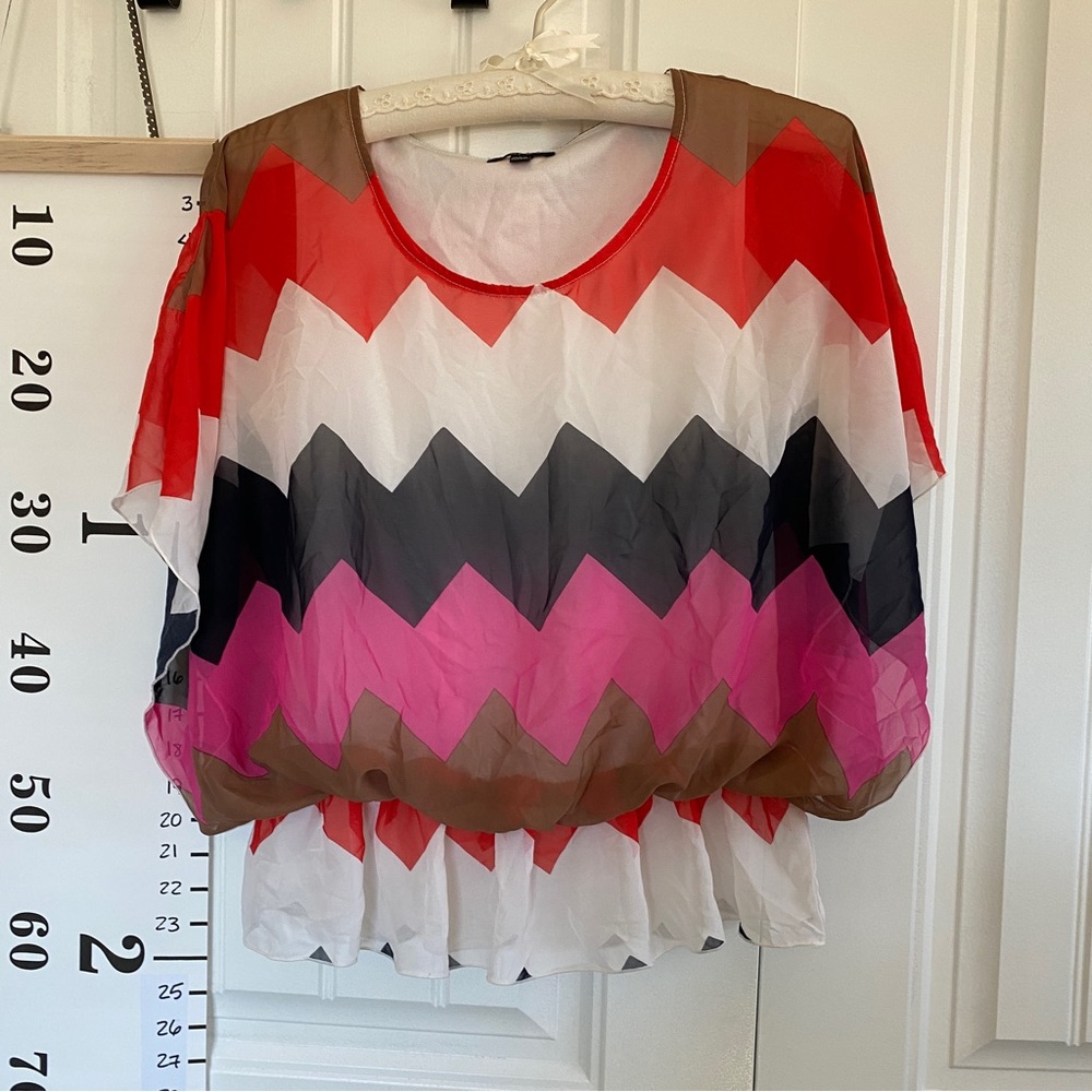 Milano chevron bay wing top